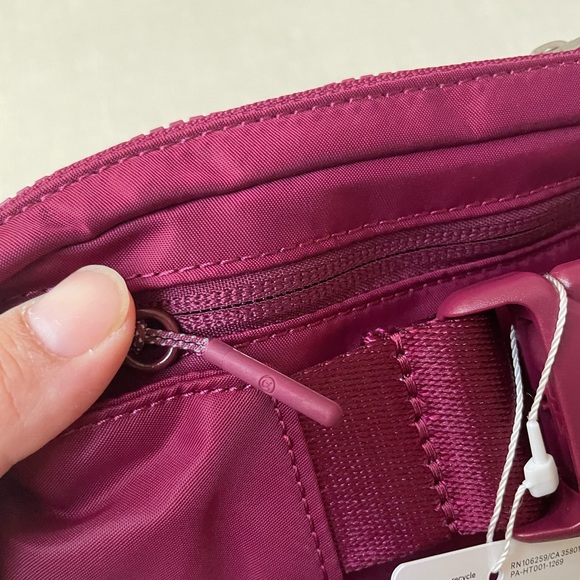 Lululemon Everywhere Belt Bag Large 2L - Deep Luxe - Picture 7 of 14